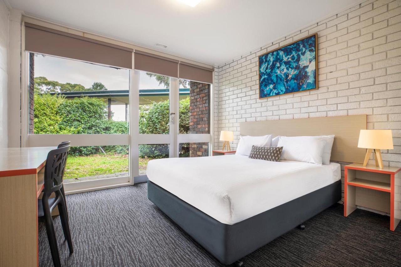 Burvale Hotel Nunawading Exteriör bild