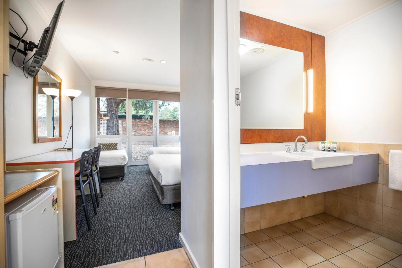 Burvale Hotel Nunawading Exteriör bild