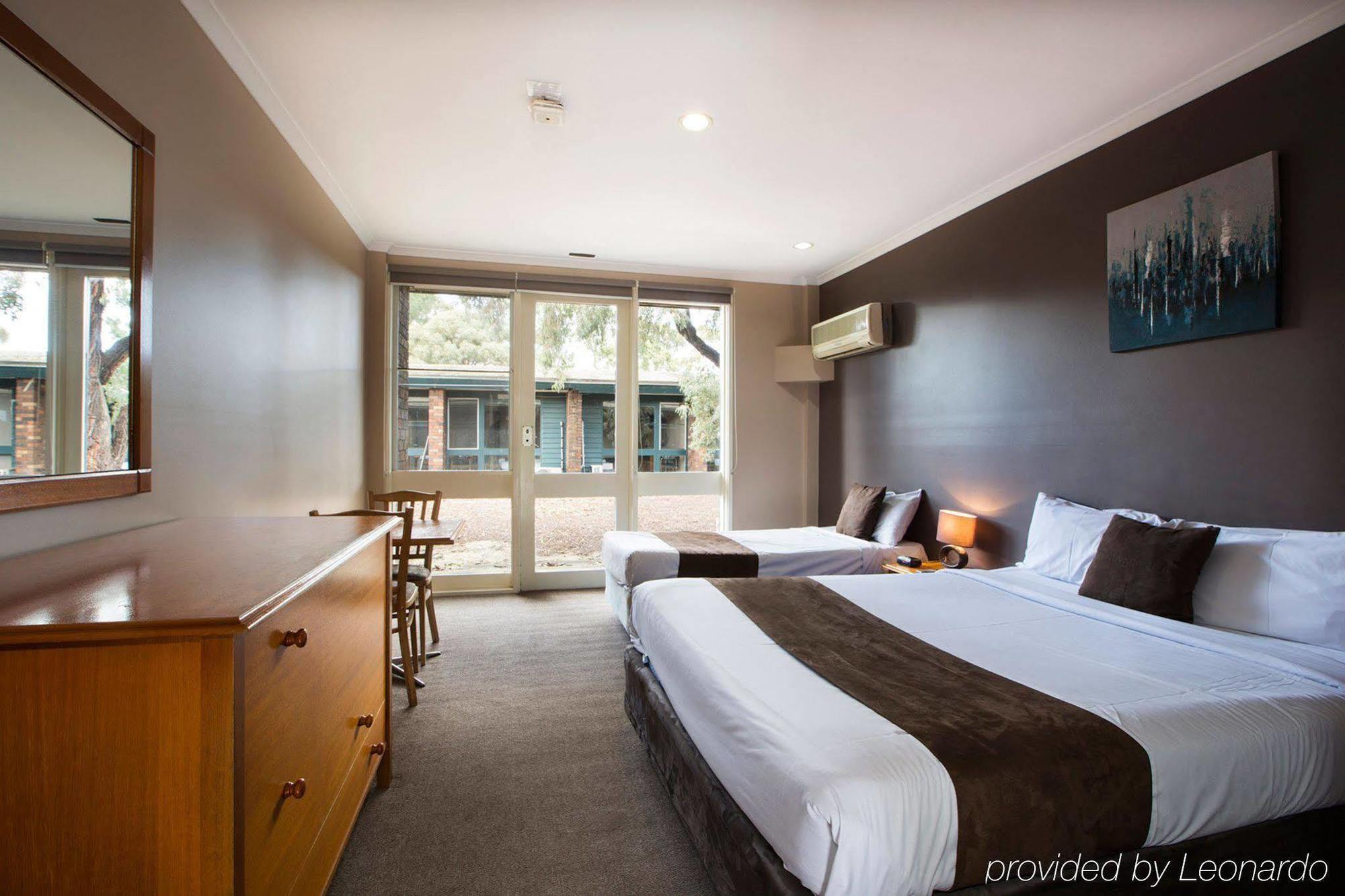 Burvale Hotel Nunawading Exteriör bild