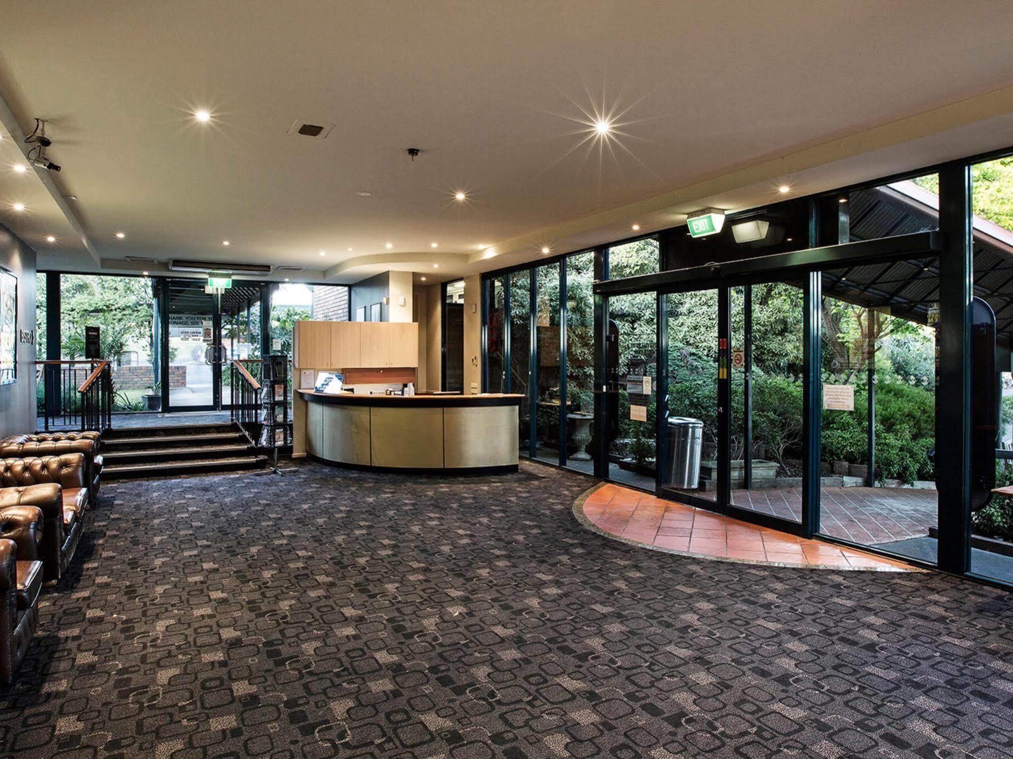 Burvale Hotel Nunawading Exteriör bild
