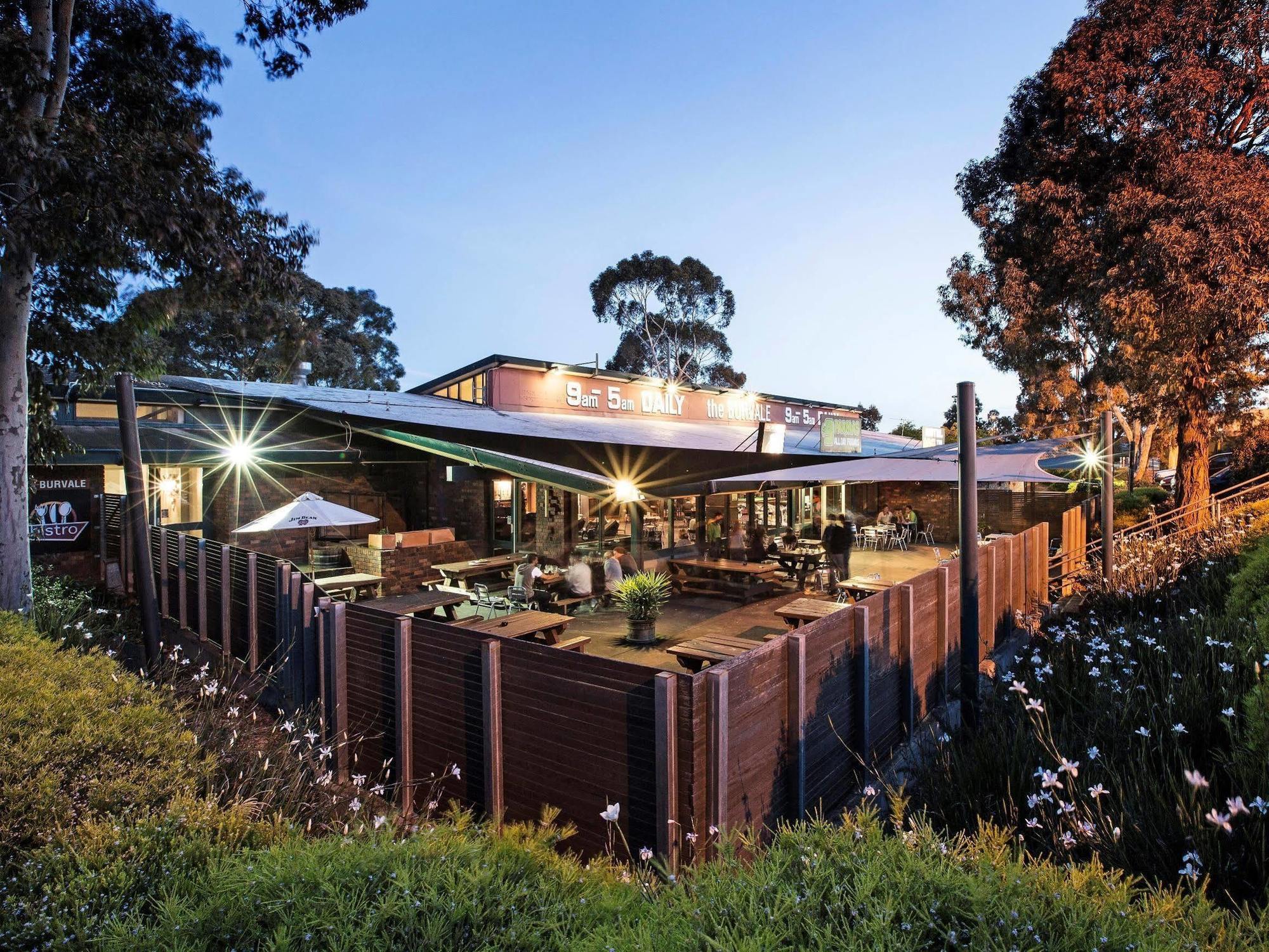Burvale Hotel Nunawading Exteriör bild